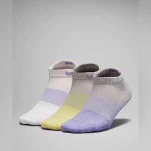Lululemon Women's Daily Stride Ankle Sock 3 Pack size S DKLA/YLSR/WHTO